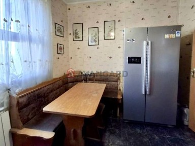 Простора 3-кім. квартира в затишному районі