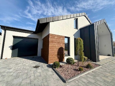 Продаж окремостоячого будинку за Авторинком