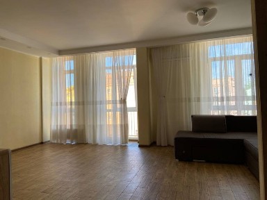 Затишна 3-кімнатна дворівнева квартира в Комфорт Тауні, 80 м²