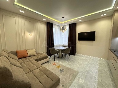 Без% 2х кім. квартира площею 60м2 Royal Tower Саксаганського 37к