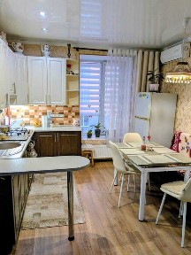 Оренда ТЕРМІНОВО велика 1кімнатна Синергія