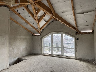 Продаж зданого таунхауса в місті