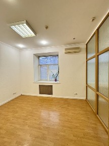 БЕЗ% Здам в центрі блок 2 кабінети м, Площа Укр Героїв Університет