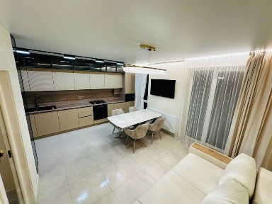 Оренда ексклюзивної 2х кімнатної квартири з власним патіо в цент