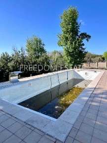 250 тыс. $ ПРОДАЖА - 50 % Коттедж /Дом с бассейном 50 соток / Родичи