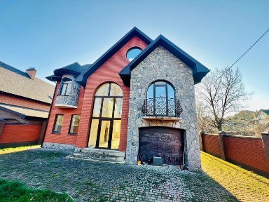 Новий будинок 160 м2, центр, парк, річка