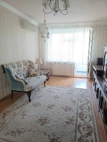 Поділ квартира в гарному стані!