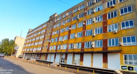 Сдам свой фасадный офис 39.5кв. м.в 4 минутах езды от центра