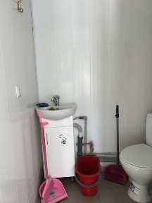 Под ЗАПАСНЫЕ ЧАСТИ ДЛЯ МАШИН, масло и т. д идеально; )