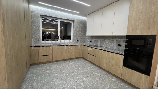 Продаж таунхауса у КМ New Village