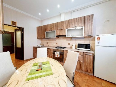 Здається 1 кімнатна 