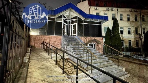 Оренда приміщення. Фасад. Навпроти Ж/Д вокзалу. 3 окремих входи