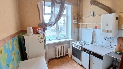 Сталінка 2-кімнатна на Пр. Центральному