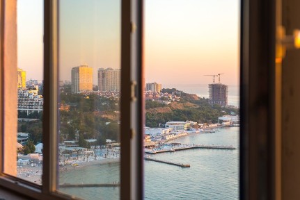 2-кімнатна квартира 82м2.Гарне планування. Паркінг. Центр Аркадіі. Море