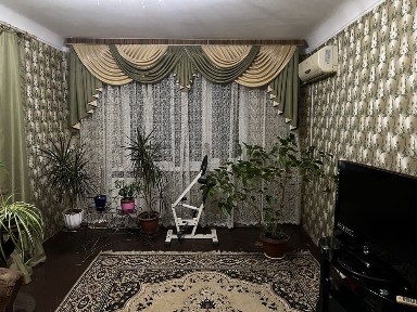 Продам 2-кімнатну на Володимира Великого