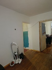 Продам двухкомнатную квартиру. В отличном районе города