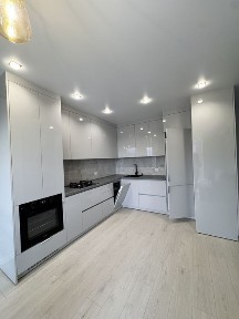 Продам 1 кімнатну ЖК Щасливе