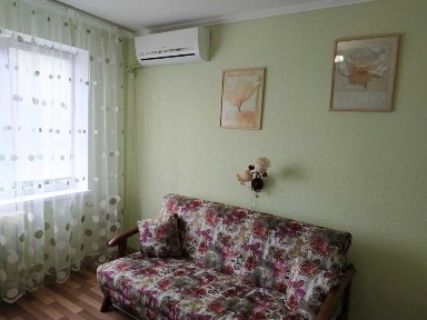 Здається 1 - кімнатна квартира