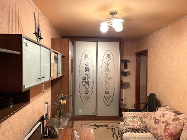 Продам 2 ком квартиру на П. Поле возле метро Бот. сад