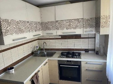 Продам 3 к. квартиру в 10 минутах от м. Холодная Гора