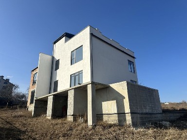 Продається 2- ох поверховий танхаус, Підгороднє