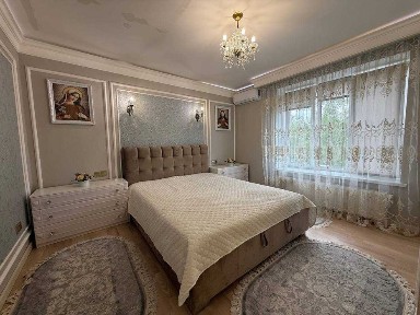 Продаж 4-кімнатної квартири в центрі Івано-Франківська!