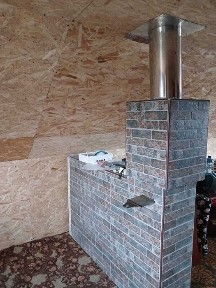 Здається другий поверх в приватному будинку в р-ні шкільної.