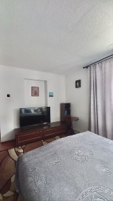 Продаю частину будинку виділену в одиницю в районі 20 школи