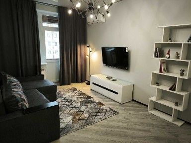 Нова однокімнатна. Перша оренда. Центр Чернігова. Світло завжди.