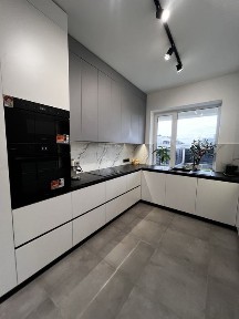 Продаж котеджу з ремонтом на Грін Хілсі