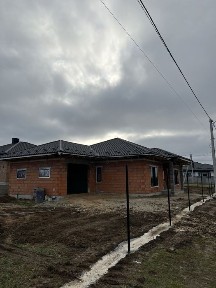 Продам власний будинок в Корнині