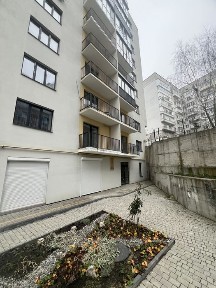 Продаж комерційного приміщення на вул. Тарнавського