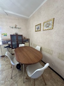 Продається 4-х кімнатна квартира вул. Миру. Дружба