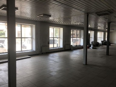 Комерційне приміщення в центрі 1пов. пл. 600 кв. м. можливо частково