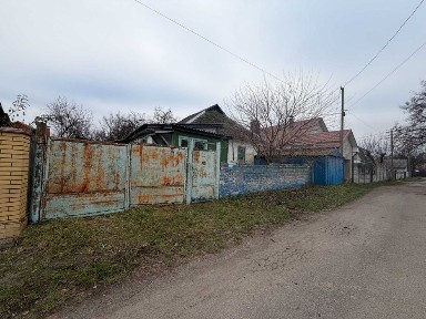 Продам окремий будинок в Чернігові (КОТИ)