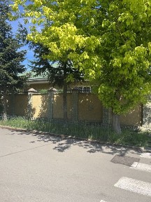 Будинок з цегли та Будинок з бруса на одній ділянці, басейн, баня.