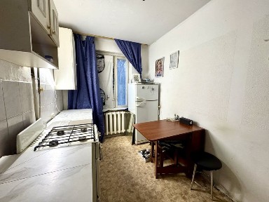 Продаю 2к квартиру на площі Перемоги. ц1