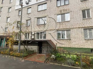 Продаж приміщення 40кв. вул. Почайнинська 57/59 Поділ м Тараса Шевченко