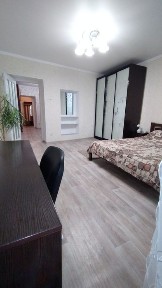 От собственника, сам двухкомнатную квартиру. Центр