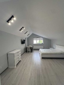 Довгострокова оренда 2-поверхового будинку у Франківському районі