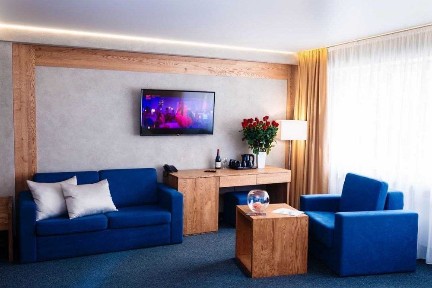 Продається готель у центрі Буковелю/ Готовий прибутковий бізнес. Без %