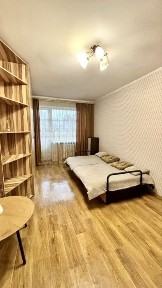 Подобово. Центр. Вул. Киівська. 1 кім квартира.