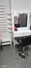 Оренда кушетка+візажний столик