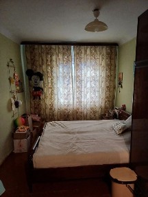 М. Новоселиця. Район мед коледжу. Продається квартира. Перший поверх.