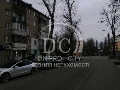 Продам 3-комнатную квартиру на проспекте Гагарина, 96 - центр города.