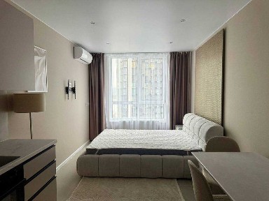 Студія з вау-ефектом на Дніпровській набережній, перша здача