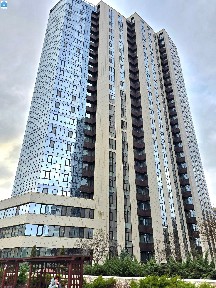 Продам квартиру з авторським ремонтом.