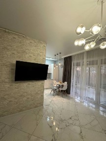 Продаж таунхауса з ремонтом поруч з Центральним парком. Мін. оф. 2%