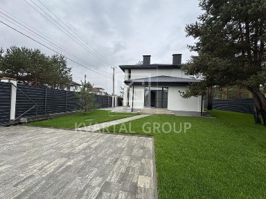 Без комісії. Розкішний будинок з чистовим ремонтом.