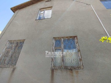 У продажу цегляний 2 поверх. будинок